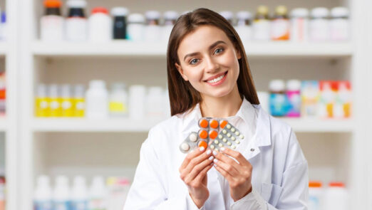 داروها و شرکت در دوره تکنسین داروخانه انجمن پرستاری ایران