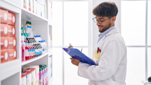 کارورزی نسخه خوانی: پل ارتباطی بین تئوری و عمل در رشته تکنسین داروخانه